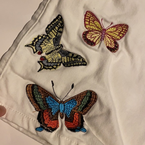 Fashion Nova high rise shorts - Picture 3 of 8